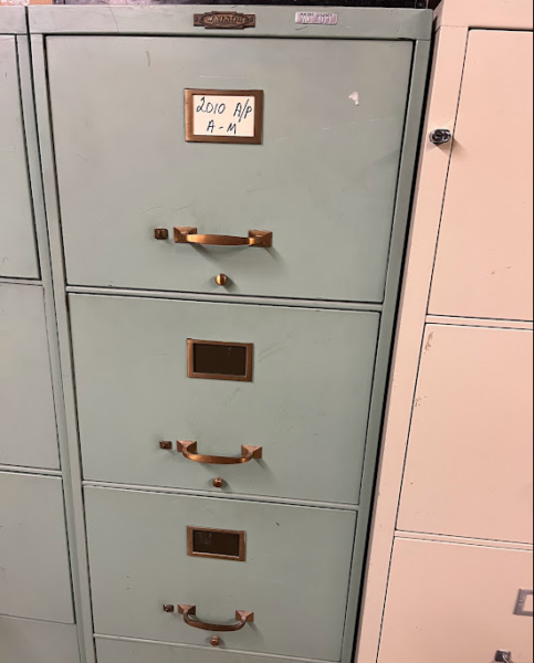 4-drawer filing cabinet